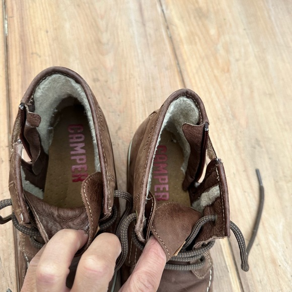 Kids camper boots. Size 4 / eu 35.  stylish classy. Comfey. - Picture 6 of 6